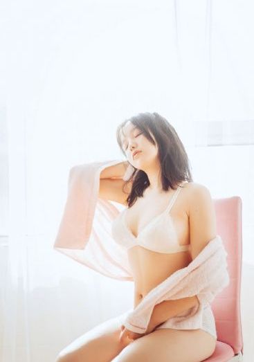 趴下撅着被男友打屁股_DVD神马影院在线