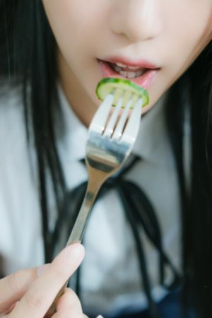日韩人妻欧美中文版_超清免费在线播放