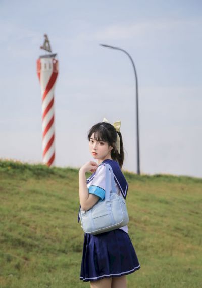 伸进肚兜揉捏她的乳尖_720影视在线观看