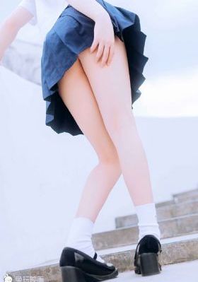 扶着美妇的臀从后沉入漫画_720手机在线看